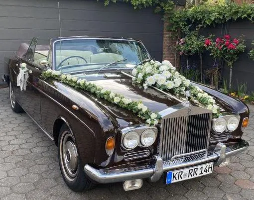 ein Cabrio als Brautwagen warum nicht.